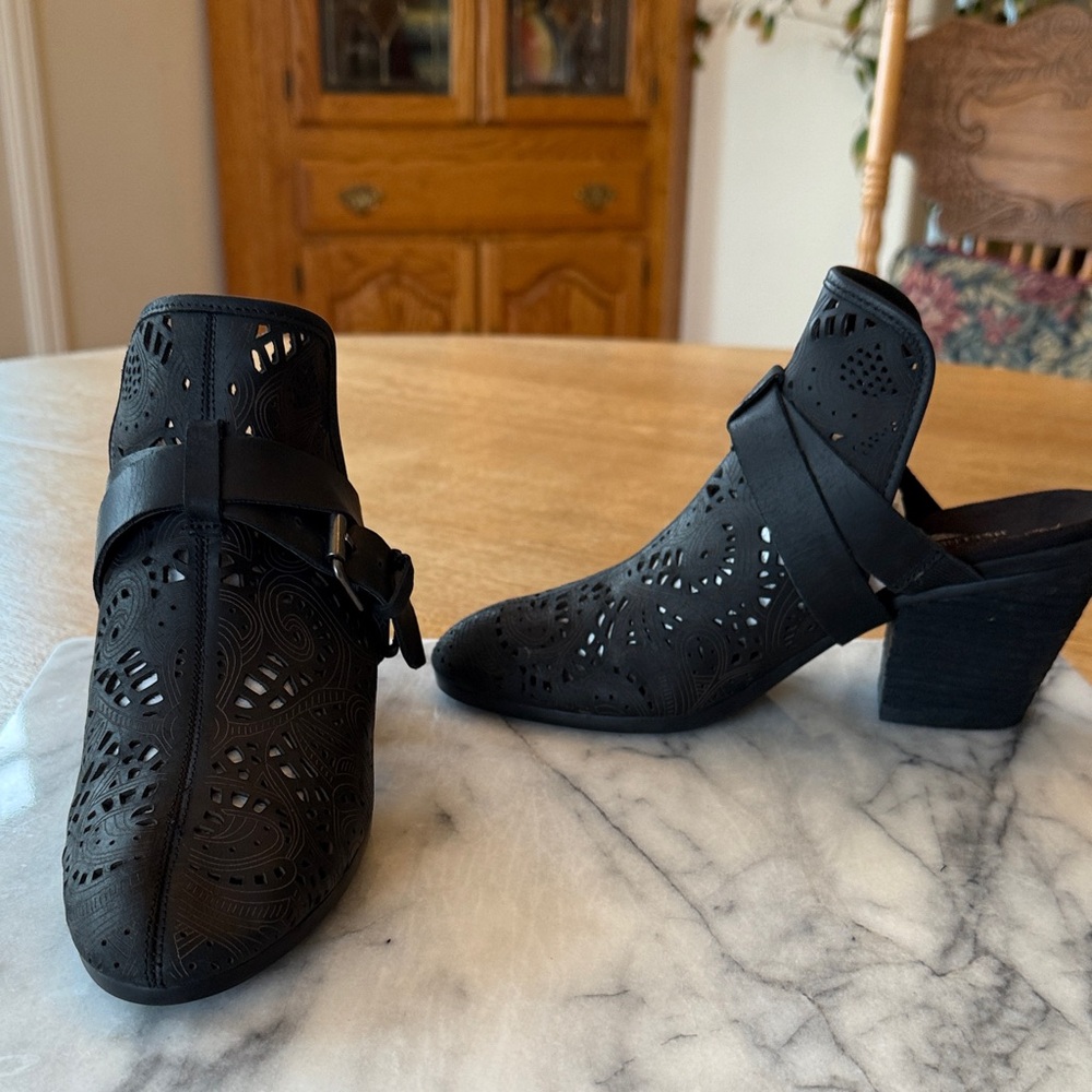 AEROSOLES Black Laser-Cut Mules